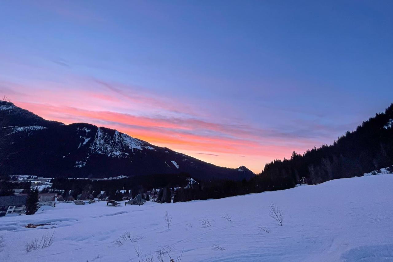 The Skis Knees Villa Snoqualmie Pass Exterior photo